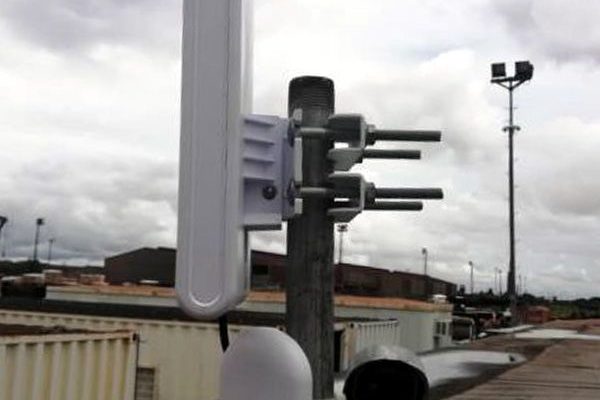 Wi-Fi Hostpot Installation with 5Ghz Ubiquiti Station Wi-Fi Hostpot Installation with 5Ghz Ubiquiti Station