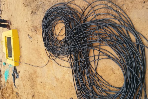 Technique for laying fiber optic cables Technique for laying fiber optic cables